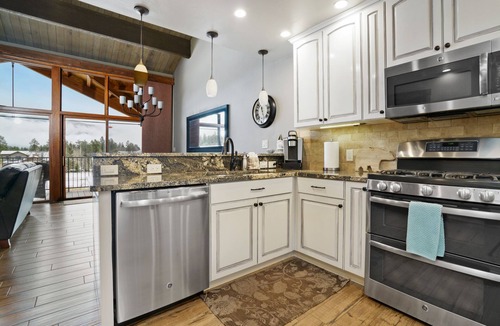 Purgatory Condo | Spacious luxury condo & great views – book now for Summer and Fall dates