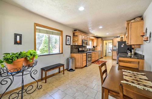 Mancos House | Spacious Mancos Home w/Furnished Deck & Yard!