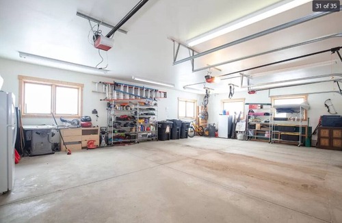 Alma House | Spacious Modern home with Gorgeous Scenic views!