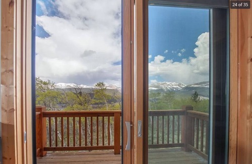 Alma House | Spacious Modern home with Gorgeous Scenic views!