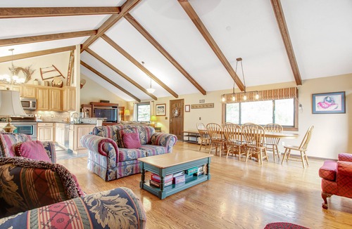 Carriage Hills House | Spacious mountain home with WiFi, deck, and gorgeous views