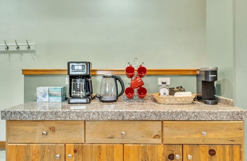 Dillon House | Spacious Mountain House, with 2 Car Heated Garage