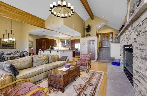 Eagle-Vail House | Spacious Mountain Retreat w/Amazing Views! By Gorecreek Rentals