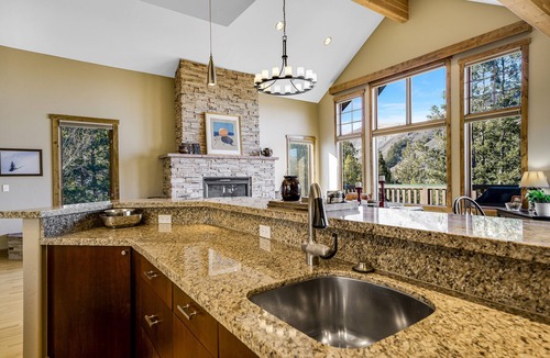 Eagle-Vail House | Spacious Mountain Retreat w/Amazing Views! By Gorecreek Rentals