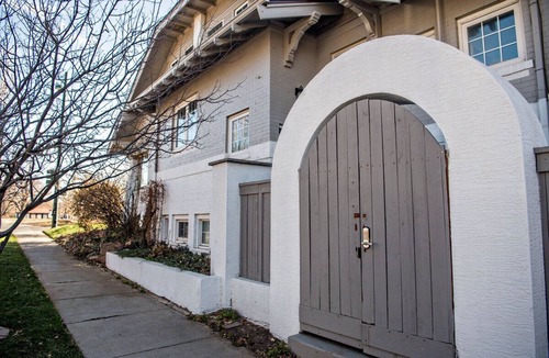 Washington Park West House | Spacious Park Front Home - Wash Park - Tempurpedic