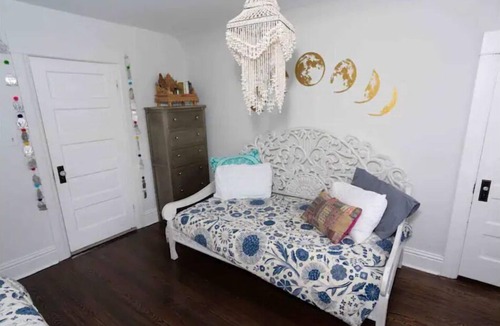 Bel Aire House | Spacious Party Hangout 10 minutes downtown