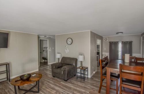 Federal Heights House | Spacious ranch on large lot near water world