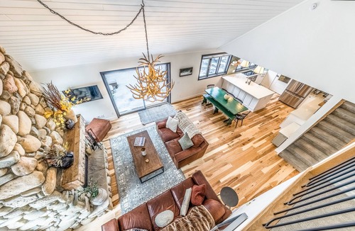 Fraser House | Spacious remodeled home w/Yoga Studio, private hot tub, mountain views.