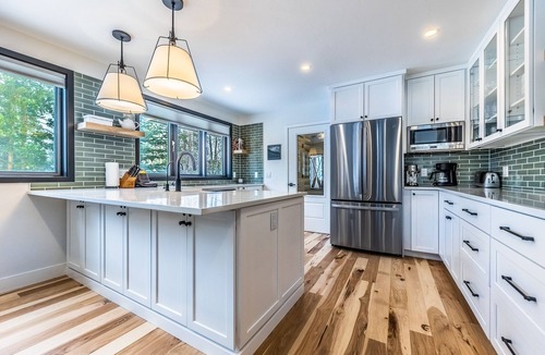 Fraser House | Spacious remodeled home w/Yoga Studio, private hot tub, mountain views.
