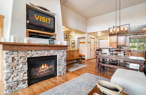 Rendezvous House | Spacious Retreat in Fraser - Perfect for Families and Groups!