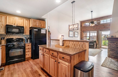 Rendezvous House | Spacious Retreat in Fraser - Perfect for Families and Groups!