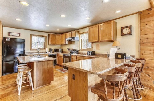 Sunny Slope House | Spacious Rustic Cabin, w Deep Powder, w/Mountain Views
