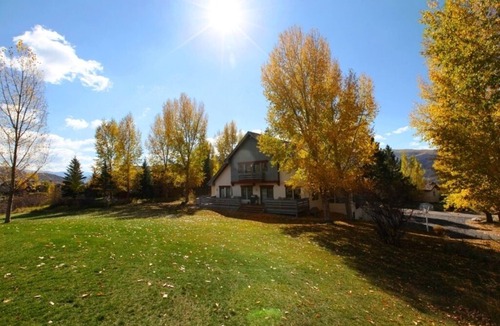 Singletree House | Spacious Single Family Home Includes Parking in Vail