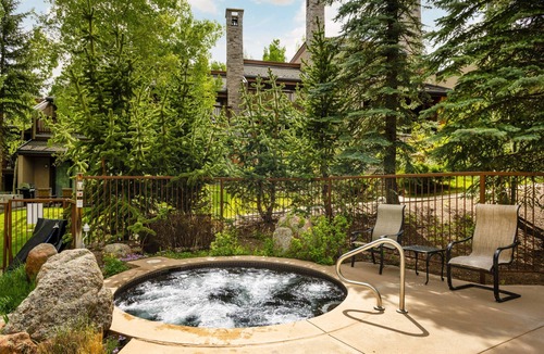 Snowmass Village Condo | Spacious Snowmass Multi-Level With Incredible Views. Balconies, Hot Tub, Pool, Gas FP, Near Shuttle