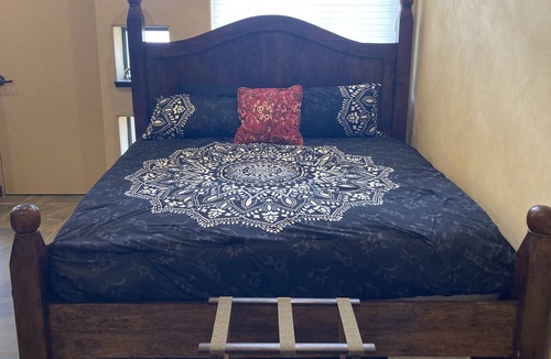 Marvel Apartment | Spacious studio. Bring your dogs & horses!