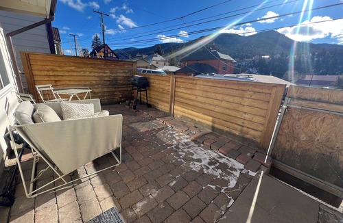 Idaho Springs House | Spacious Studio - partitioned bedroom, dining area and extra sleeping areas