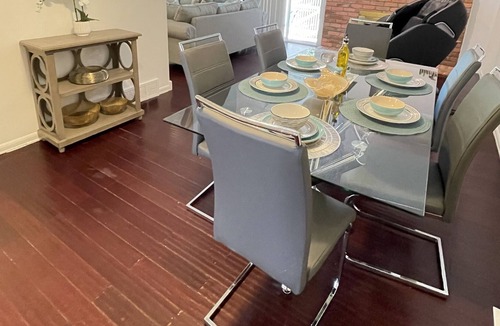 Dam East - West House | *Spacious Townhome* 5 min to light rail & shops