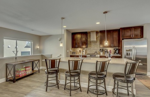 Jefferson Park House | Spacious Townhouse with Rooftop Deck! Super close to Downtown Denver!