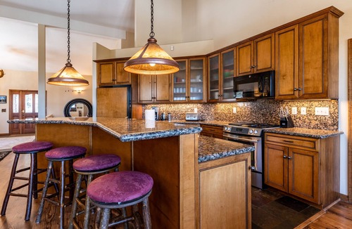 Woodmoor House | Spacious w/big mountain views/hot tub/pool table!