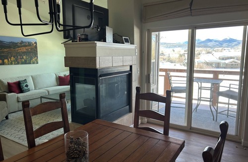 Fraser House | Spacious waterfront home with views and location