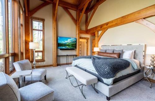 The Highlands House | Spalding's Lodge - Long Term Retreat