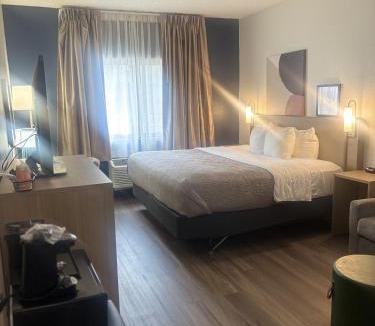 Lakewood Hotel | Spark by Hilton Lakewood Denver Southwest