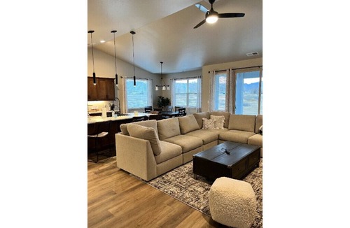 Grand Junction House | Spectacular Mesa view 3 room home
