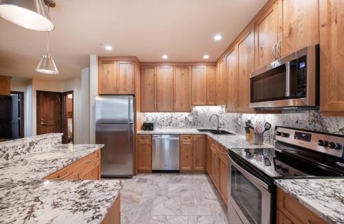 Winter Park Apartment | Spectacular Ski-In Ski-Out Zephyr Mountain Lodge Condo with Village Corridor View condo