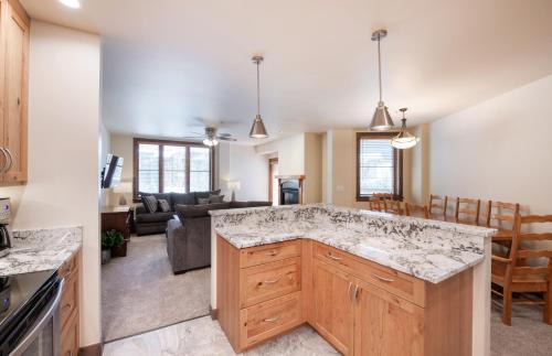 Winter Park Apartment | Spectacular Ski-In Ski-Out Zephyr Mountain Lodge Condo with Village Corridor View condo