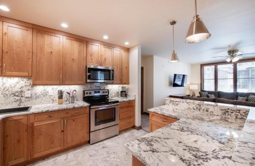 Winter Park Apartment | Spectacular Ski-In Ski-Out Zephyr Mountain Lodge Condo with Village Corridor View condo