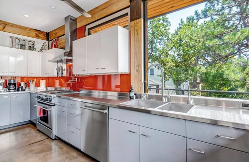 Cheyenne Canyon House | Spectacular Views - Stunning Modern Broadmoor Home
