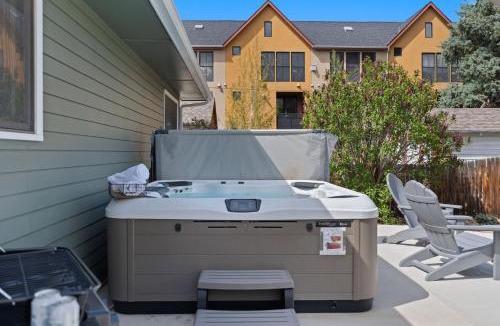 Martinez Park House | Spirit of the Rockies - Private Backyard & Hot Tub