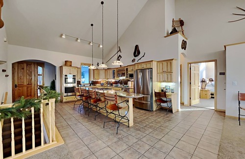 Corinthian Hills House | Splendid abode with awe-inspiring views, a hot tub, and a pool table ready!