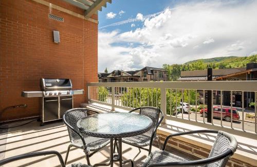 Downtown Steamboat Springs House | Sprawling Condo - Central Downtown - Resort 10-min