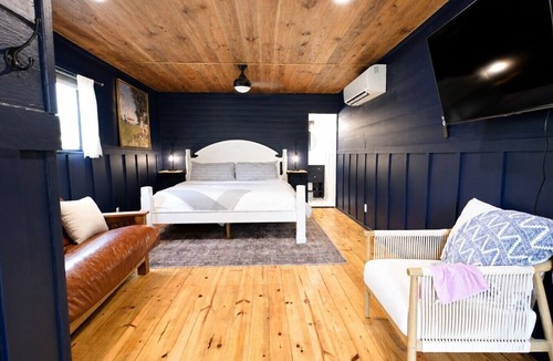 Spring Branch House | Spring Break | Hot Tub, Pool, Farm Stay