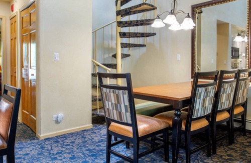 Highland Meadows Condo | Spring break isn't over! Come Sun-Wed, get 10% off. Must stay 3+ nights, valid March & April!