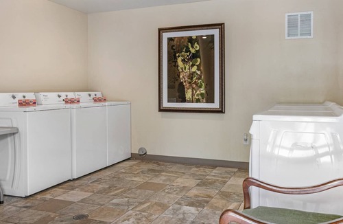 Highland Meadows Condo | Spring break isn't over! Come Sun-Wed, get 10% off. Must stay 3+ nights, valid March & April!