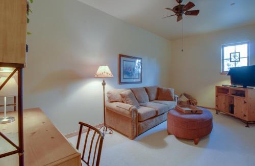 Edwards Apartment | Spruce Tree Lodge #208