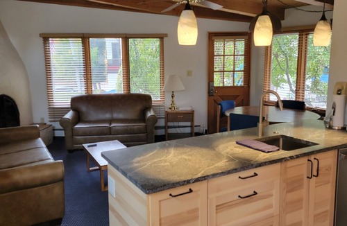 West End Hotel | St. Moritz Lodge & Condominiums