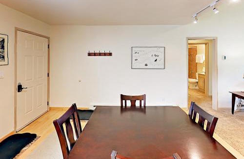 Carbondale Apartment | Stagecoach Lane House