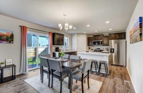 Rustic Hills House | Starlink Station - Modern furnishings, w Fire Pit - Near Airport