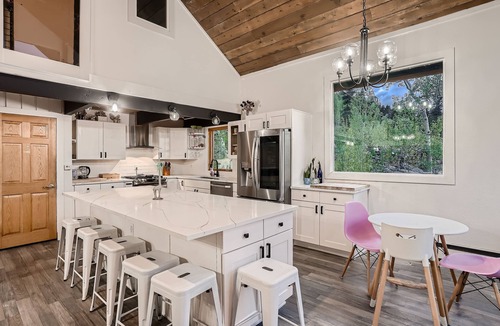Black Hawk House | Starry Summit 4WD Oasis