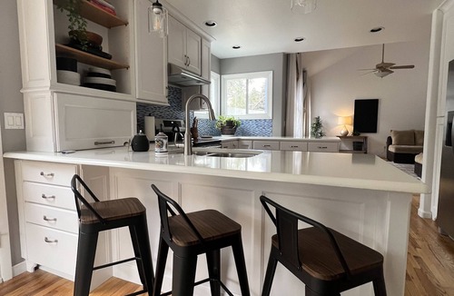 Skyway House | Stay in Style & Comfort with Our Family-Friendly VRBO near the Broadmoor Hotel