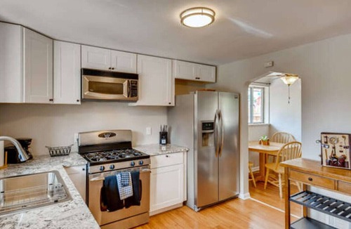 Lakewood House | Staying for a Month or More? Check out this Home!