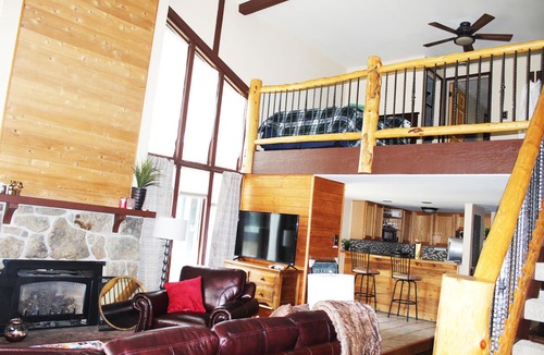 Steamboat Springs Condo | Steamboat Springs Ski Condo Cozy Fireplace Hot Tub 30 NIGHT MIN