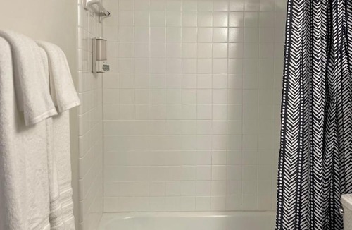 Gainesville Apartment | Steps from Shands - Ready for Rotations - Mid-July & October Rotations Available