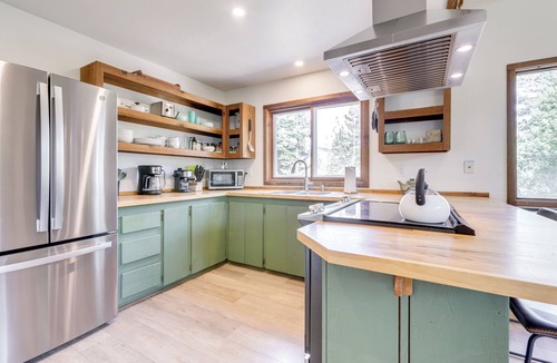 Carbondale Cabin | Steps to Crystal River: Hideaway w/Mountain Views
