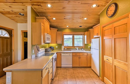 Grand Lake Condo | Steps to Grand Lake: Condo w/Deck & Mtn Views