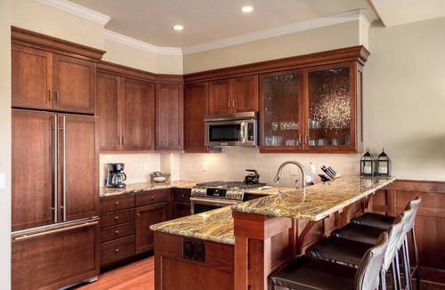 Downtown Steamboat Springs Condo | Steps to Restaurants/Shops! Beautifully Remodeled! Outdoor Firepit!
