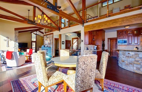 Windcliff Estates House | Stewart Highlands Luxury Vacation At Windcliff 6 Bedroom Home by RedAwning